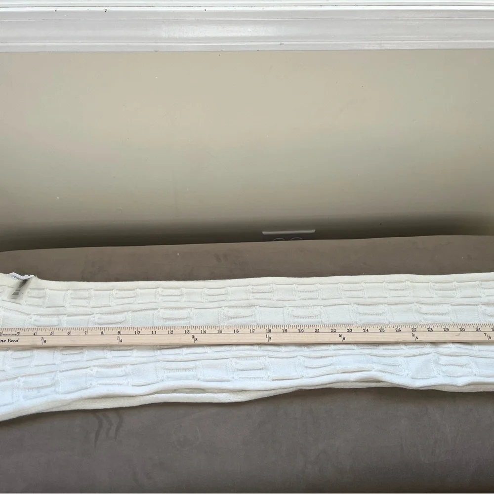 Calvin Klein White Cable Knit Scarf
